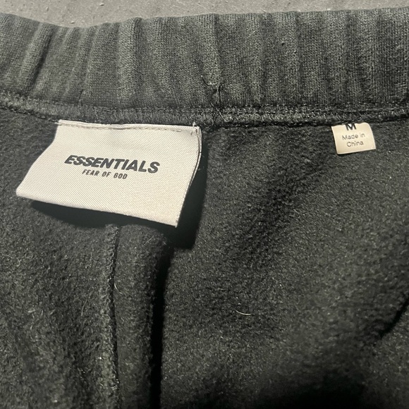 Fear of God Essentials Summer Core Sweatpant 'Black' - Picture 4 of 5